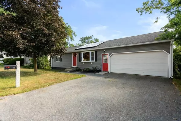 17 Peters Dr, Leominster, MA 01453