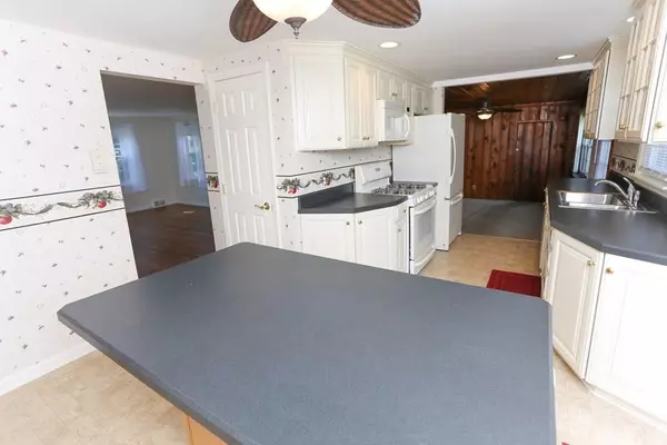 Springfield, MA 01129,28 Overhill Dr