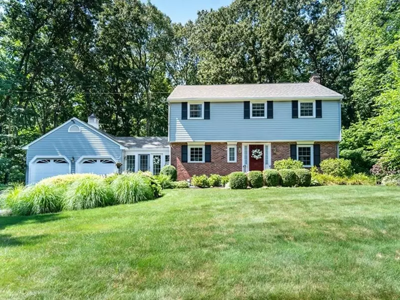 111 Glencrest Dr, North Andover, MA 01845
