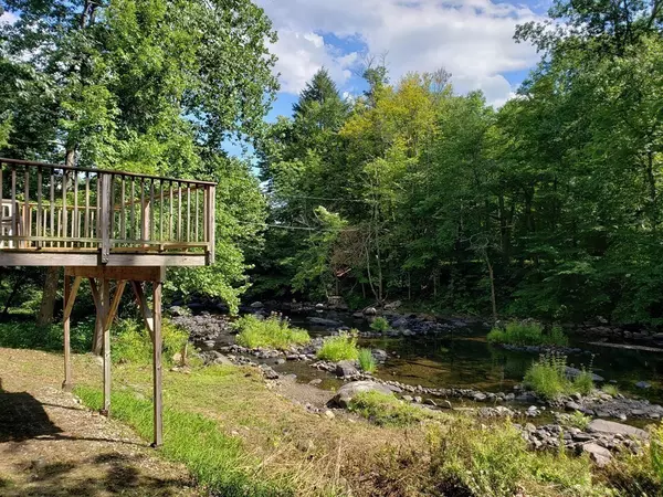 Huntington, MA 01050,4 Stage Rd