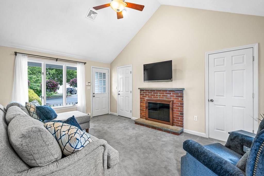 Wakefield, MA 01880,6 Tobey Ln