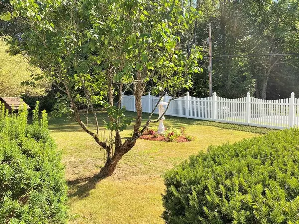 Charlton, MA 01507,260 Brookfield Road