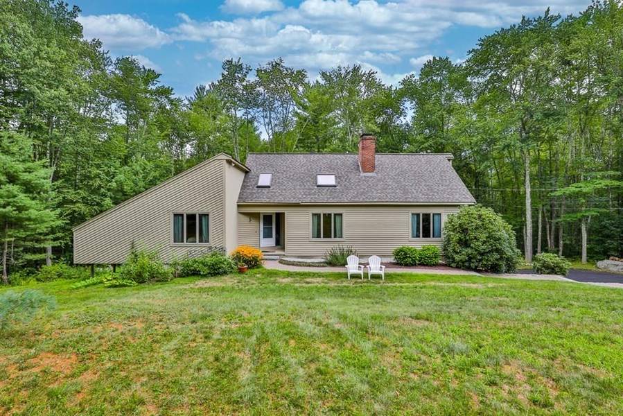 10 Houghton Ln, Harvard, MA 01451