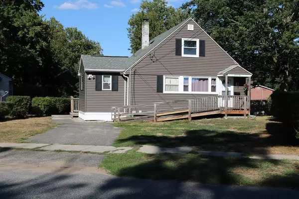 31 Canterbury Rd, Springfield, MA 01118