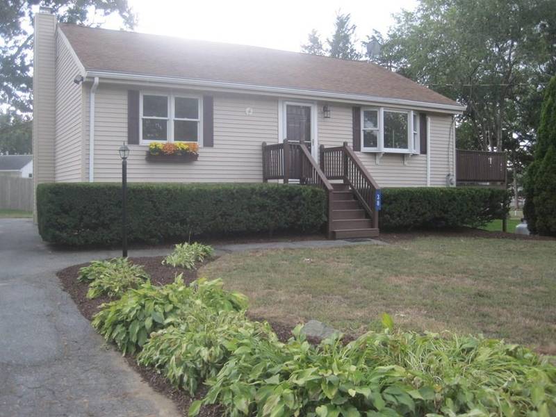 38 Water St, Berkley, MA 02779