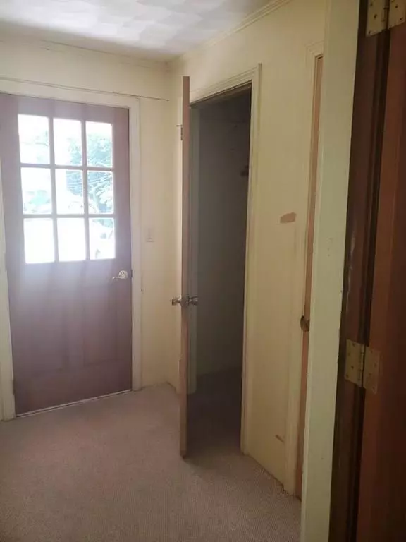 Agawam, MA 01001,44 Silver Lake Dr