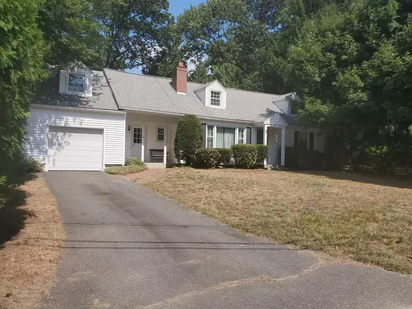 44 Silver Lake Dr, Agawam, MA 01001