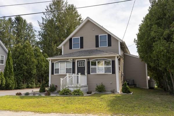 26 River St, Dudley, MA 01571