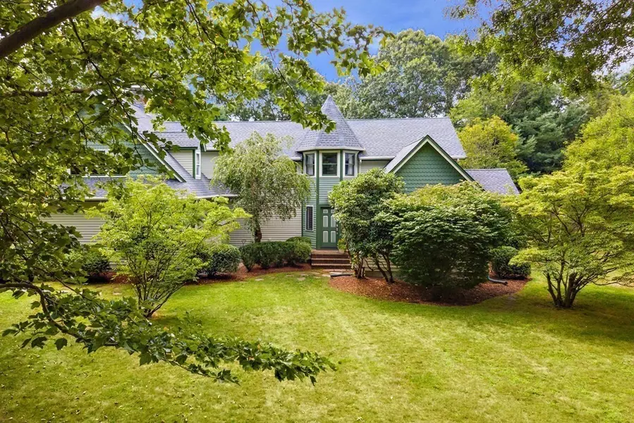 7 Cooke Ave, Kingston, MA 02364