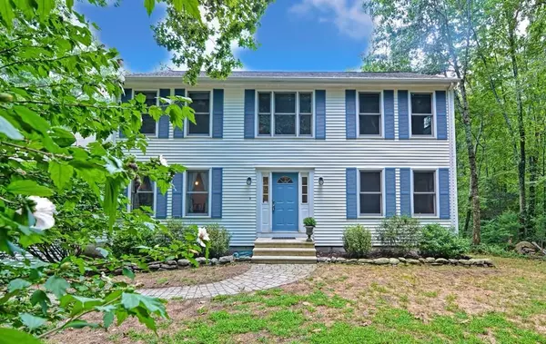 114 Chestnut St, Upton, MA 01568