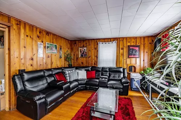 Springfield, MA 01108,137-139 Allen St