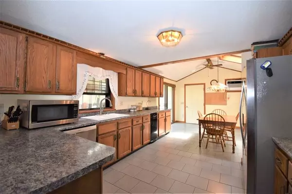 Kingston, NH 03848,12 Brookhaven Rd