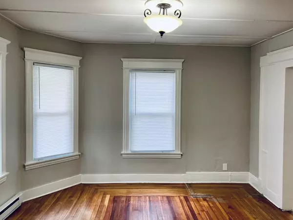 Springfield, MA 01107,9-11 Massasoit Pl