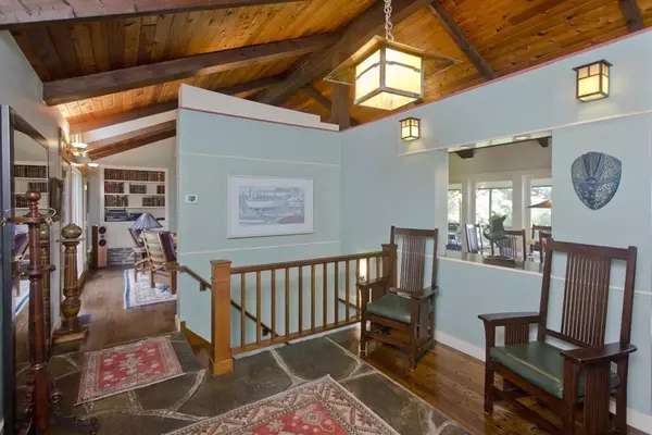 Westhampton, MA 01027,21 Tob Hill Rd