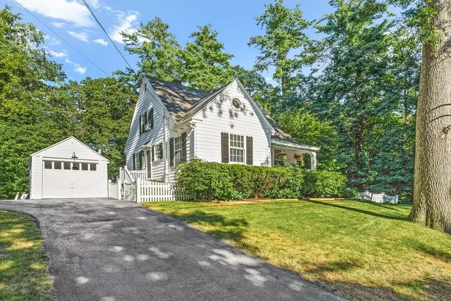 7 Colrain Road, Topsfield, MA 01983