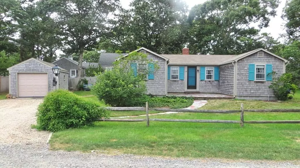 18 Pine Needle Ln, Harwich, MA 02671