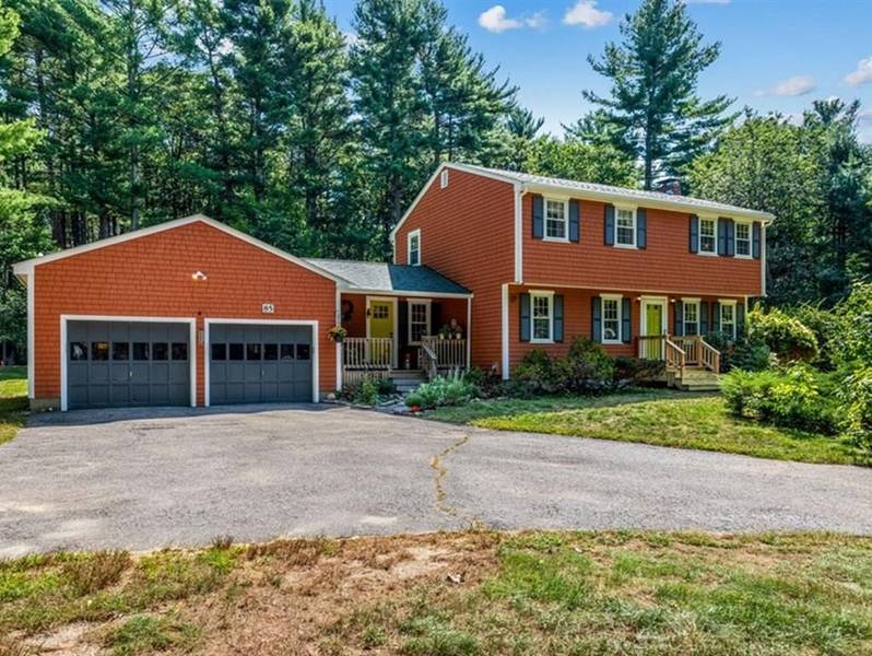 85 Edgewater Dr, Pembroke, MA 02359