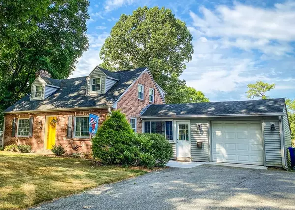 60 Old Brook Rd, Springfield, MA 01118