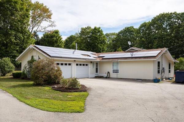 39 Lyons Rd, Dudley, MA 01571