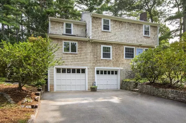 Duxbury, MA 02332,75 Teakettle Ln