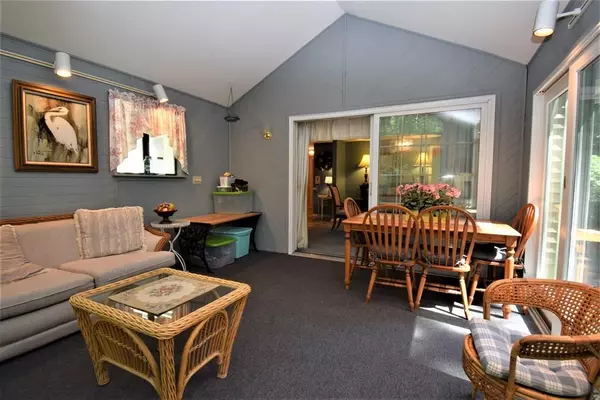 Kingston, NH 03848,10 Ridgewood Dr