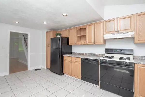 Hubbardston, MA 01452,29 High St.