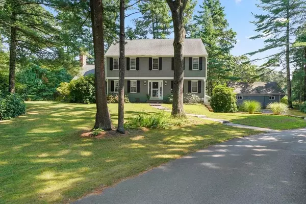 31 Pioneer Dr, Duxbury, MA 02332