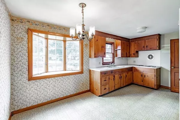 Agawam, MA 01001,76 Stewart Ln