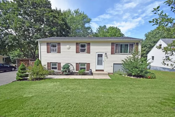 107 Blackstone St, Blackstone, MA 01504