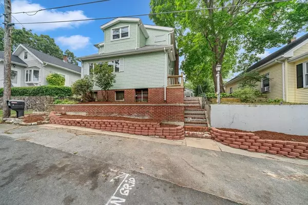 Saugus, MA 01906,7 Montgomery St