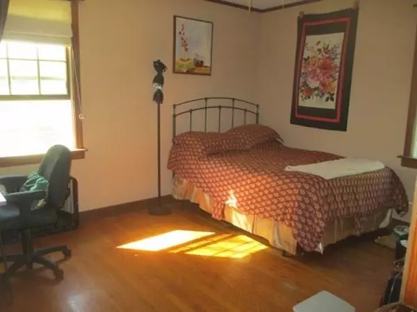 Huntington, MA 01050,3 Searle Rd