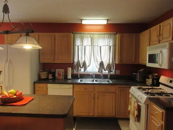 Springfield, MA 01119,82 Arnold Avenue