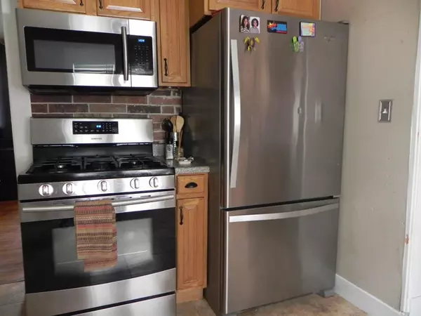 Springfield, MA 01104,26 Desrosiers St