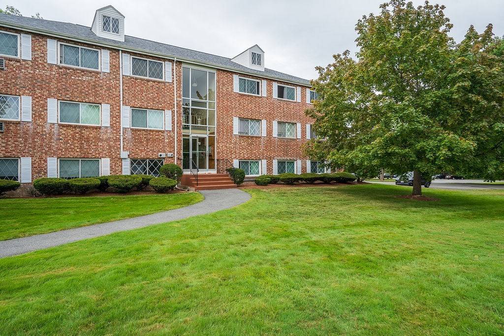 72 Fernview Ave #4, North Andover, MA 01845