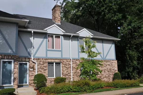 12 Mansion Woods Dr #G, Agawam, MA 01001