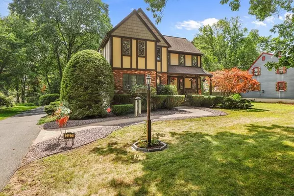 247 Lincoln St, Blackstone, MA 01504