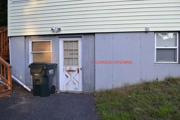 Auburn, MA 01501,12 Clark Street