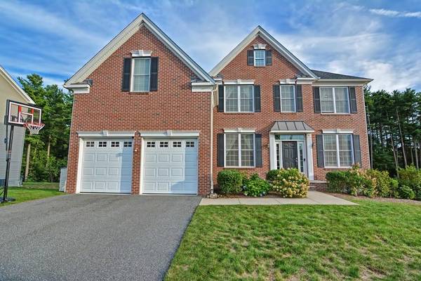 84 Hound Pack Cir, Walpole, MA 02032