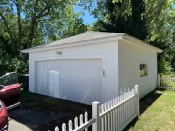 Springfield, MA 01129,2085 Wilbraham Rd