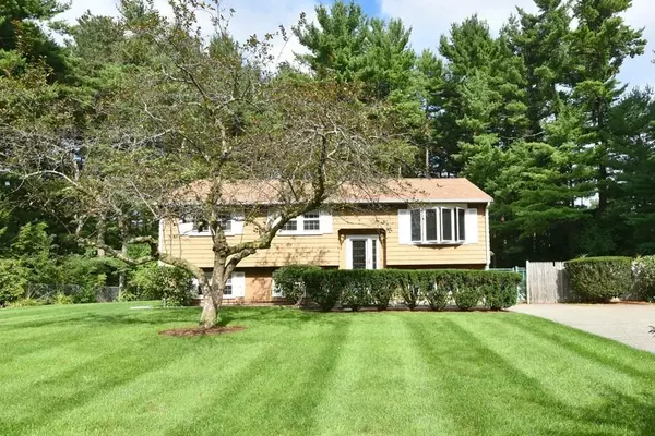 10 Stafford Ln, Billerica, MA 01821