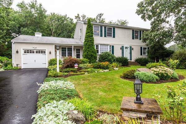 240 Cherry Hill Dr, Seekonk, MA 02771