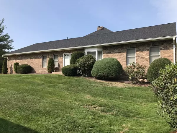 Agawam, MA 01001,13 G Castle Hill Road #G