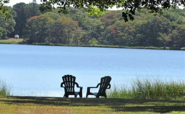 Yarmouth, MA 02673,10 Swan Lake Rd