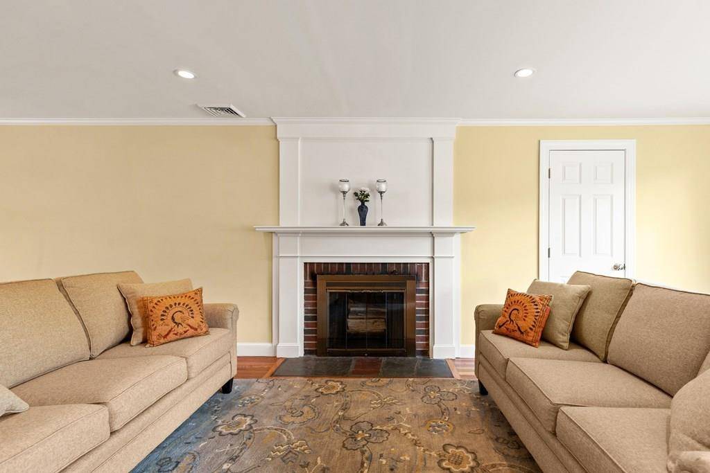 Westwood, MA 02090,108 Edgewood Rd