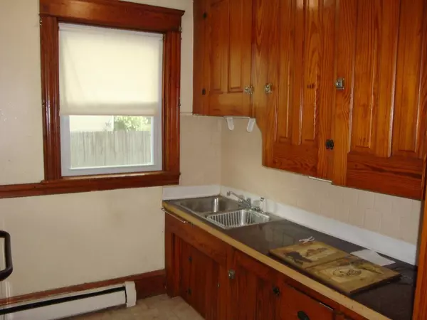 Attleboro, MA 02703,881 Washington St