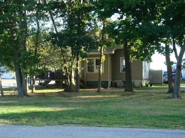 Attleboro, MA 02703,881 Washington St