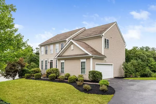 11 Poplar St, Grafton, MA 01560