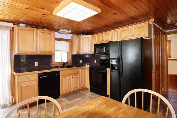 Springfield, MA 01118,146 Shady Brook Ln