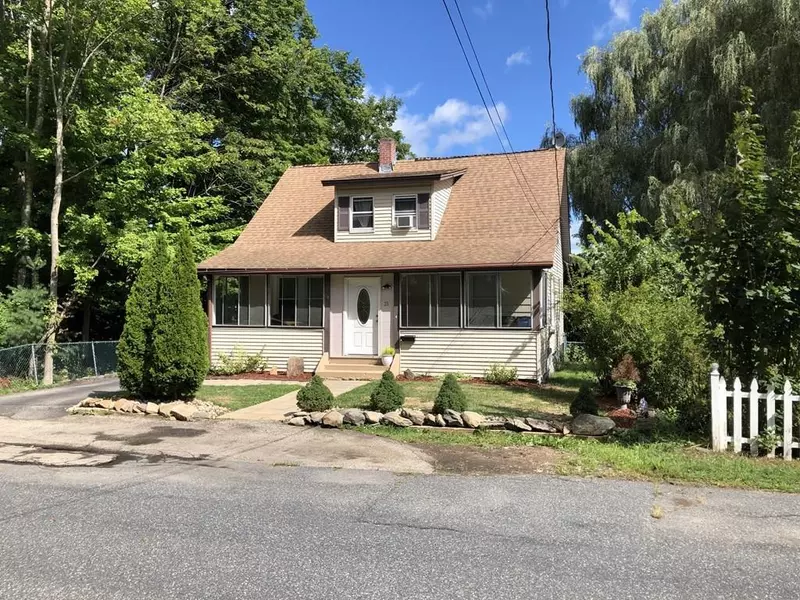 21 Durfee Street, Southbridge, MA 01550