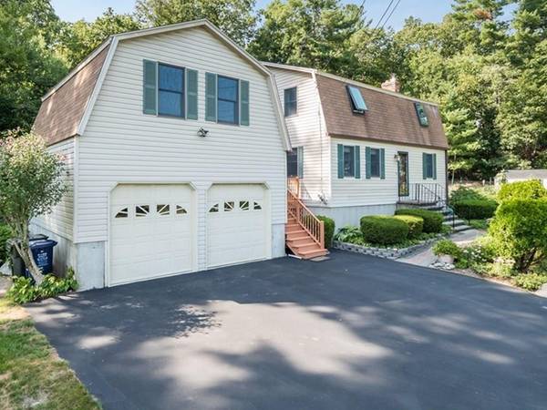 25 Cottonwood Dr, Dracut, MA 01826